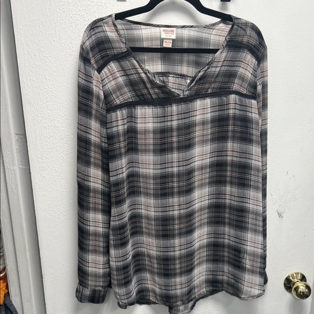 Mossimo Supply Co Gray and Black Plaid Long Sleeve Blouse